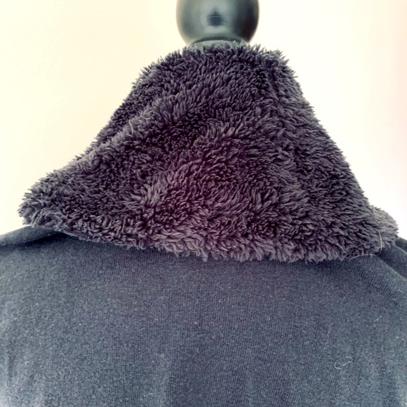 GapBody Cozy Yoga Sweater or Wrap With Faux Fur Trim - Picture 1 of 7